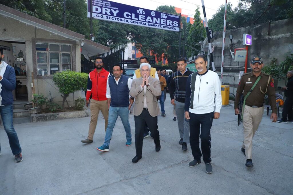 mla-kaiilash-gahlot-in-mount-everest-society